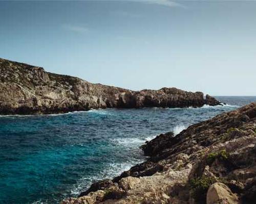 V. E. Schwab says, “I Don’t Believe In Straight Vampires”—and More LGBTQ Lit News